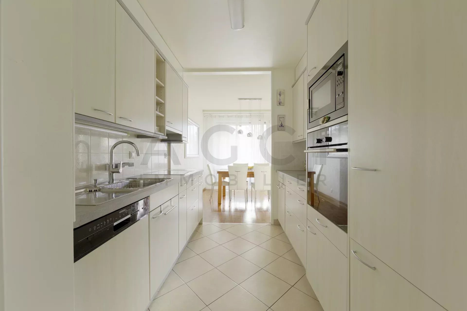 afaca73064540950d43b072c2b696f43_1024